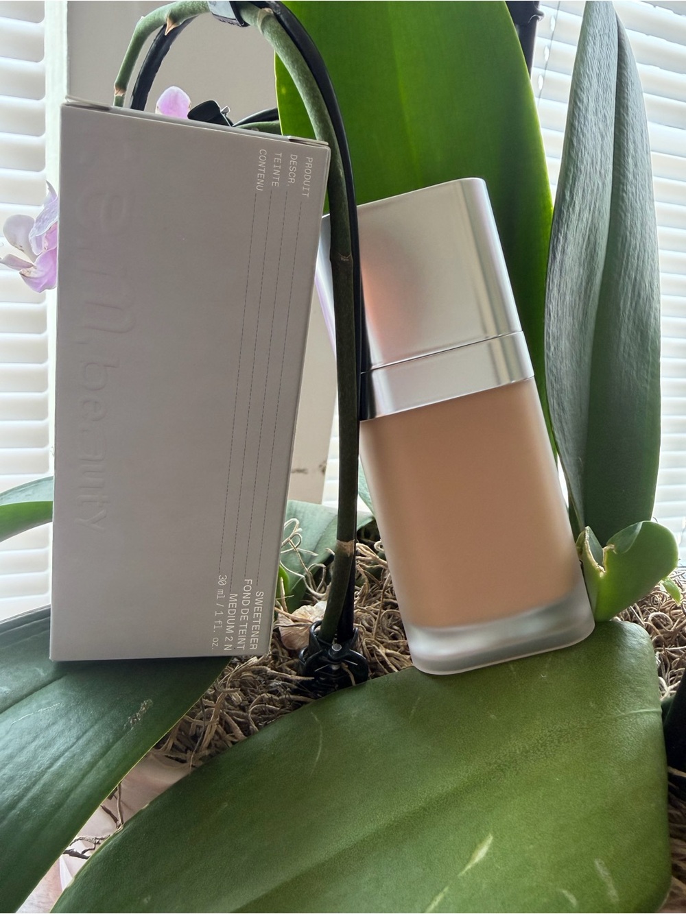 Summer Fridays Sheer Tint Foundation — Warm Beige Tone